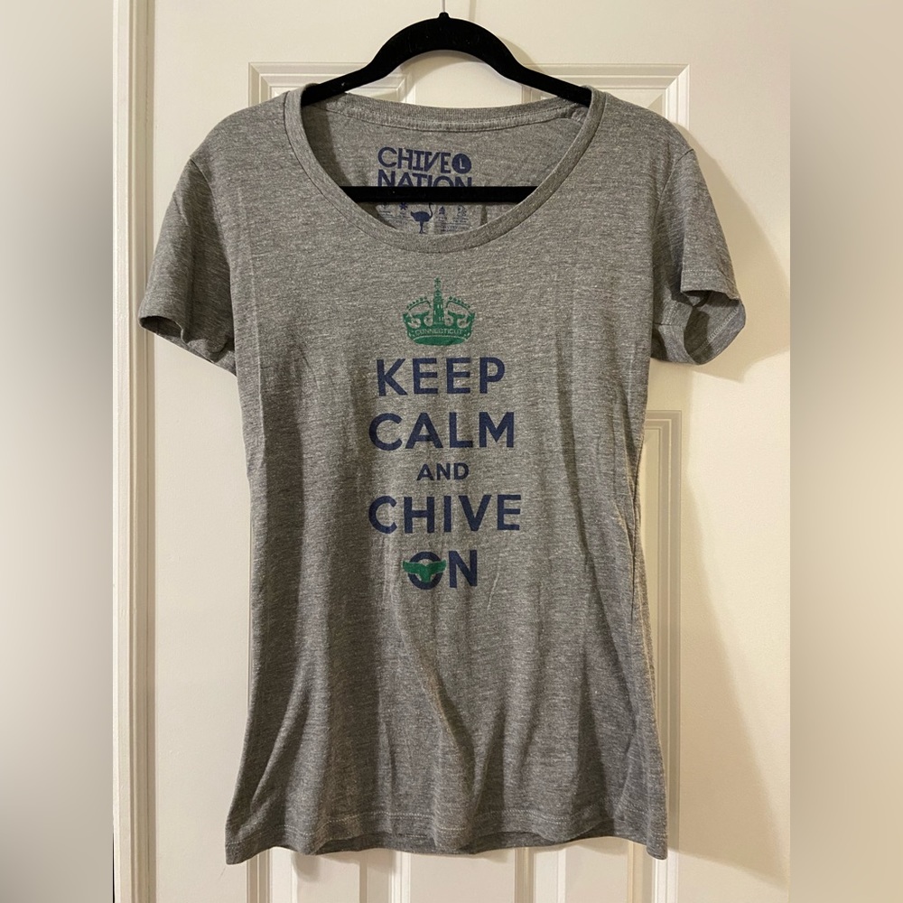 Chive Nation “Keep Calm and Chive On” Light Grey T-shirt - Size L